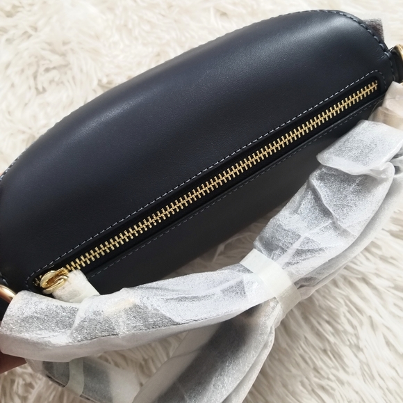 SOLD❣BNWT COACH BELT BAG - Picture 2 of 5